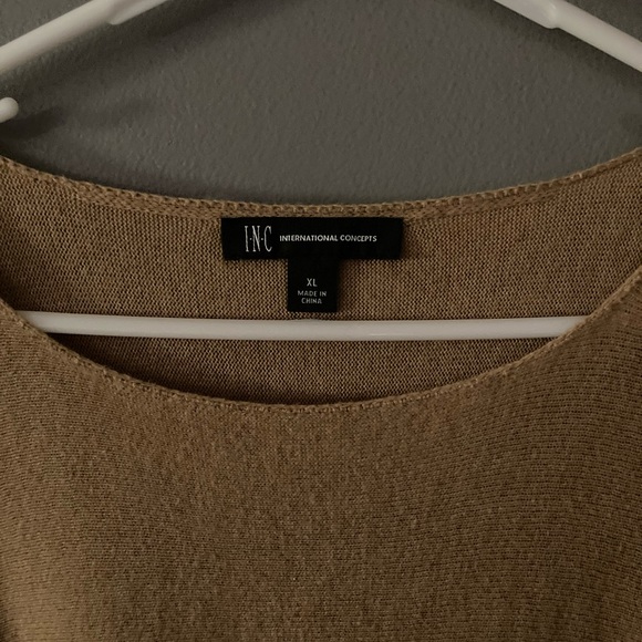 In Excellent Condition!! INC Long Sleeve Top - Picture 4 of 4